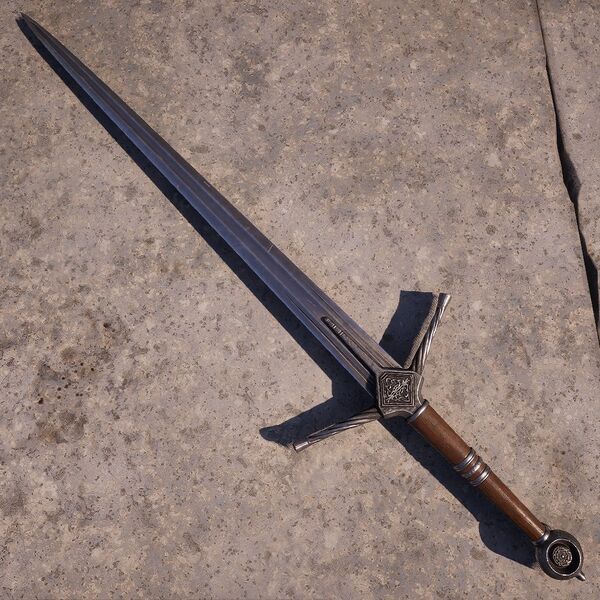 File:OBR-item-Fine Steel Claymore.jpg