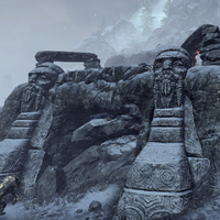 ON-place-Labyrinthian Statues.png